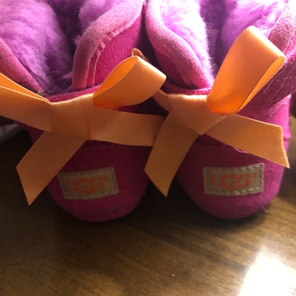 Pink uggs (kids) - Picture 5 of 8